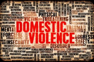 cuanto es la fianza por violencia doméstica en estados unidos